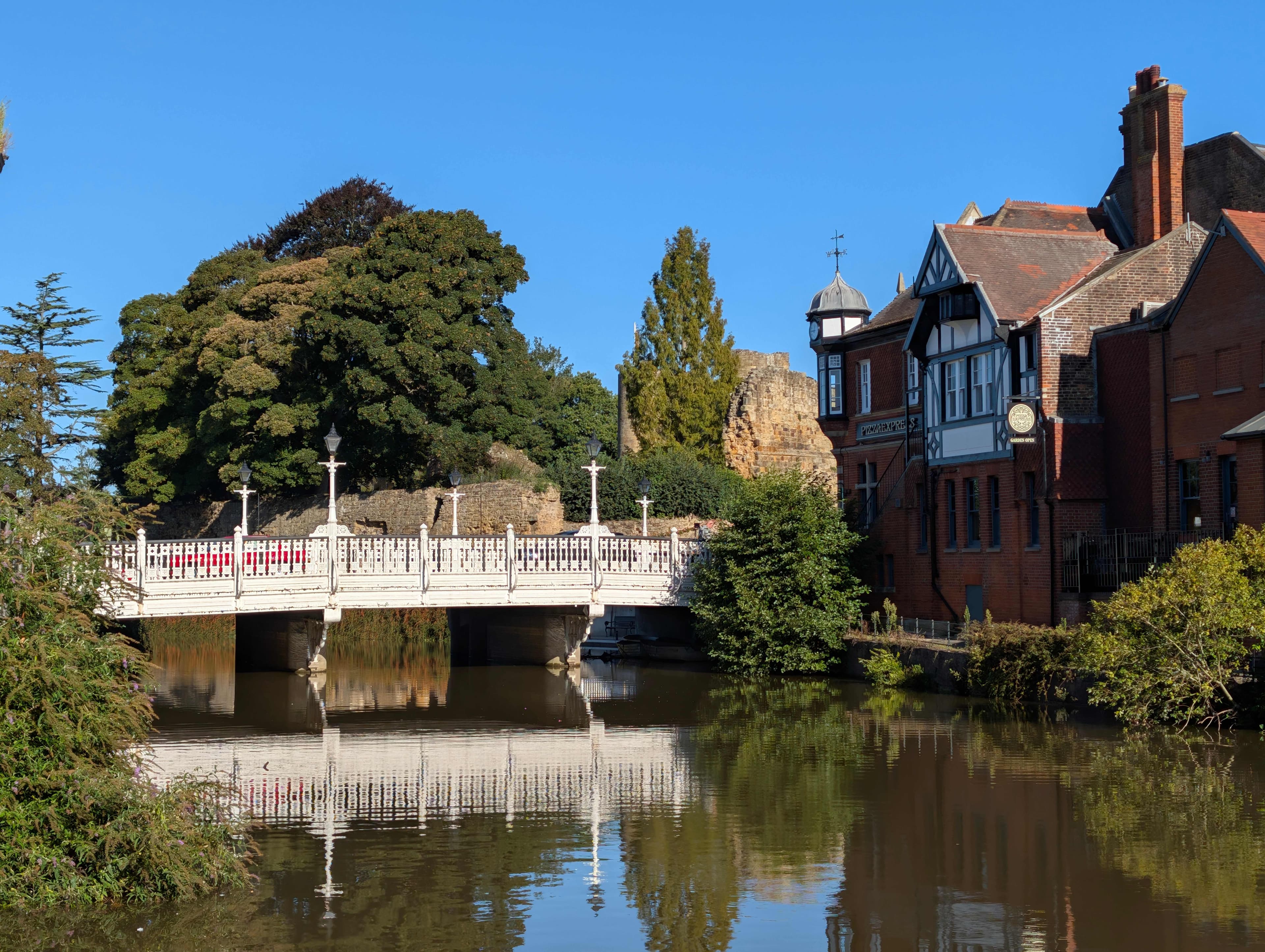 Tonbridge Bridge and Castle - Historic landmarks of Tonbridge, Kent